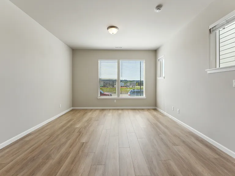 8457 SE Kinnaman St — Photo 3