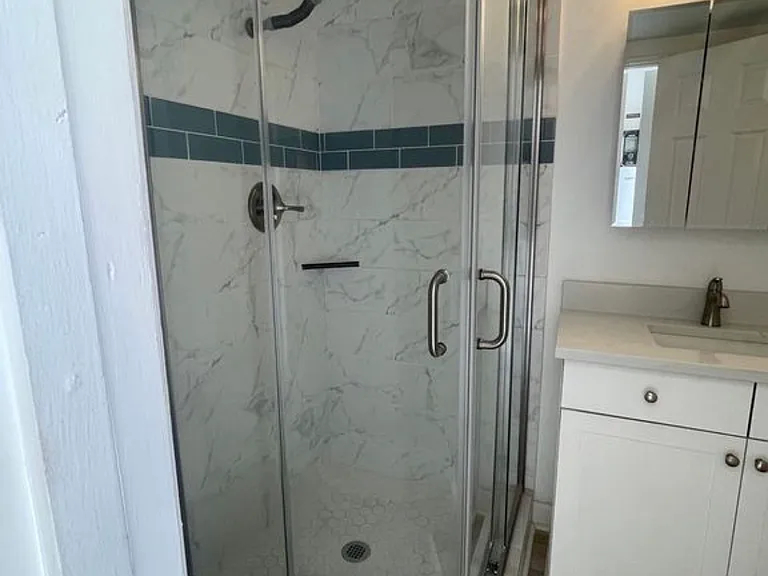2030 N Vine Ave #2030 — Photo 2