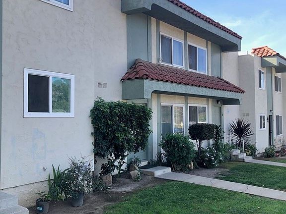 3rd image of 68 Dakota Dr