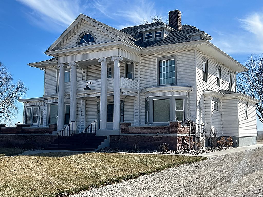 525 Maple St, Fontanelle, IA 50846 Zillow
