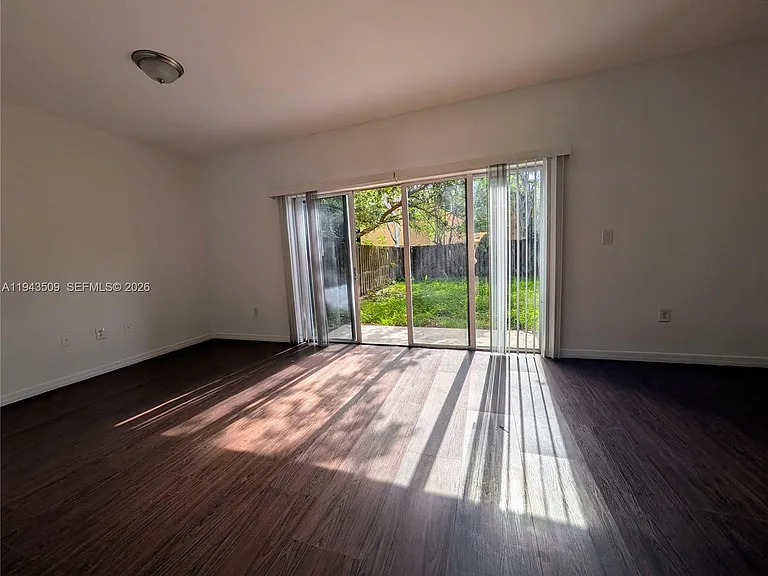 825 SW 6th Pl — Photo 34