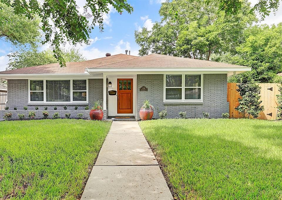 1st image of 3126 Castlewood St