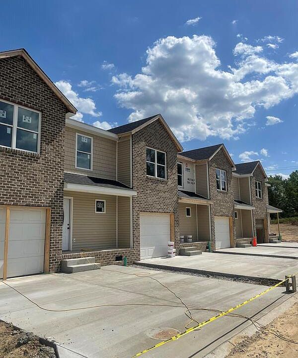 1st image of 40 Christian Ct