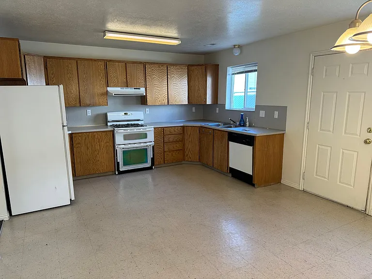 1393 N 260 W #1 — Photo 5