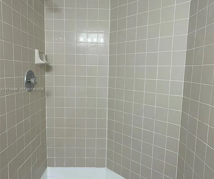 216 Lake Pointe Dr #223 — Photo 13