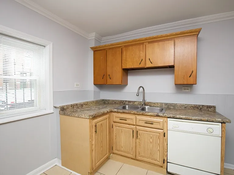 2609 W Thomas St #R2 — Photo 2