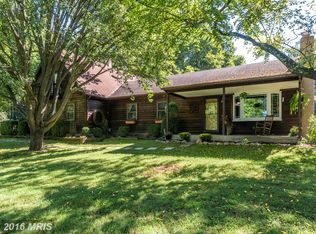 9749 Crest Hill Rd, Marshall, VA 20115