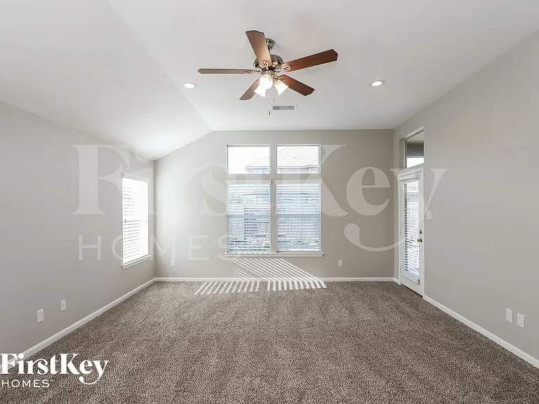 6011 Little Grove Dr — Photo 7