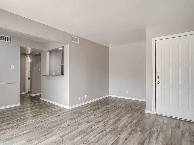 Foxfire Apartments — Photo 18