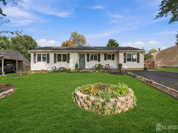 3 Cornell Rd, Parlin, NJ 08859