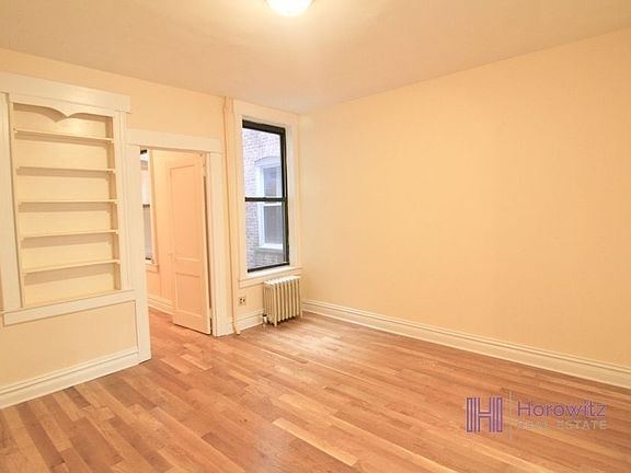 5th image of 3054 44th St APT 2L