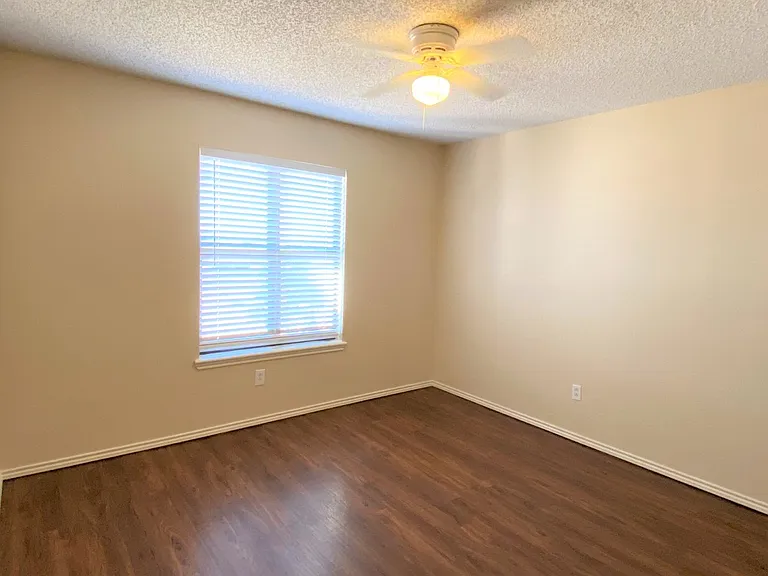 6845 Iola Ave — Photo 13