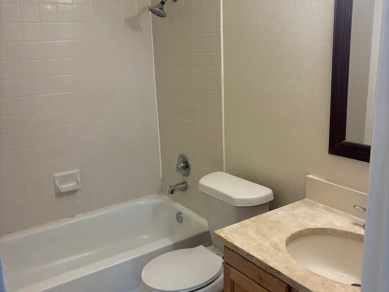 1823 Garys Park — Photo 9