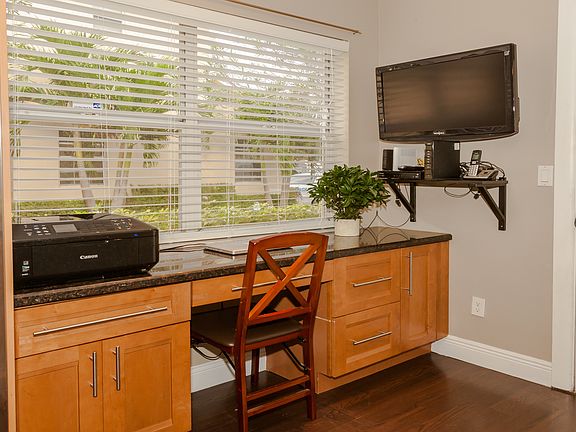 5th image of 2969 Myrtle Oak Cir