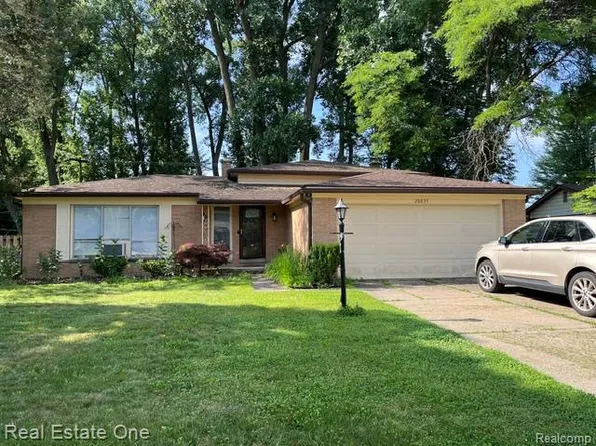 28835 Murray Crescent Dr, Southfield, MI 48076