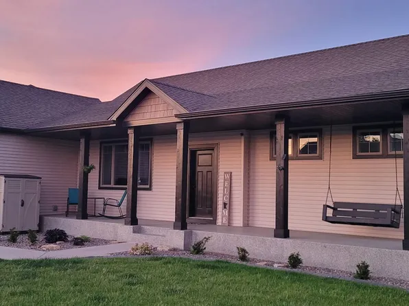 3927 Stone Point Dr NE, Rochester, MN 55906