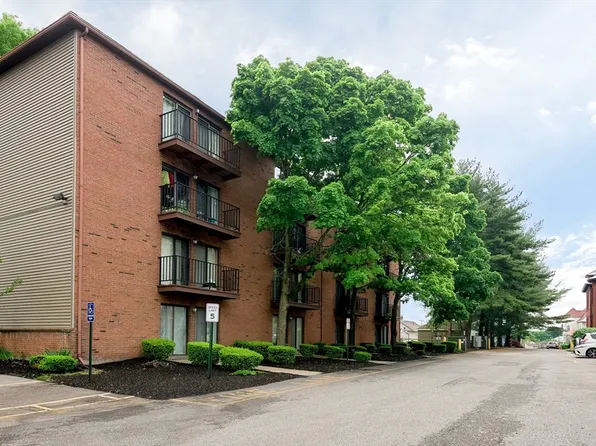 327 Plantation St APT 304, Worcester, MA 01604