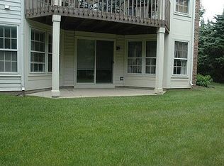 2539 Live Oak Ln, Buffalo Grove, IL 60089