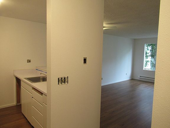2nd image of 5240 15th Ave NE APT 301