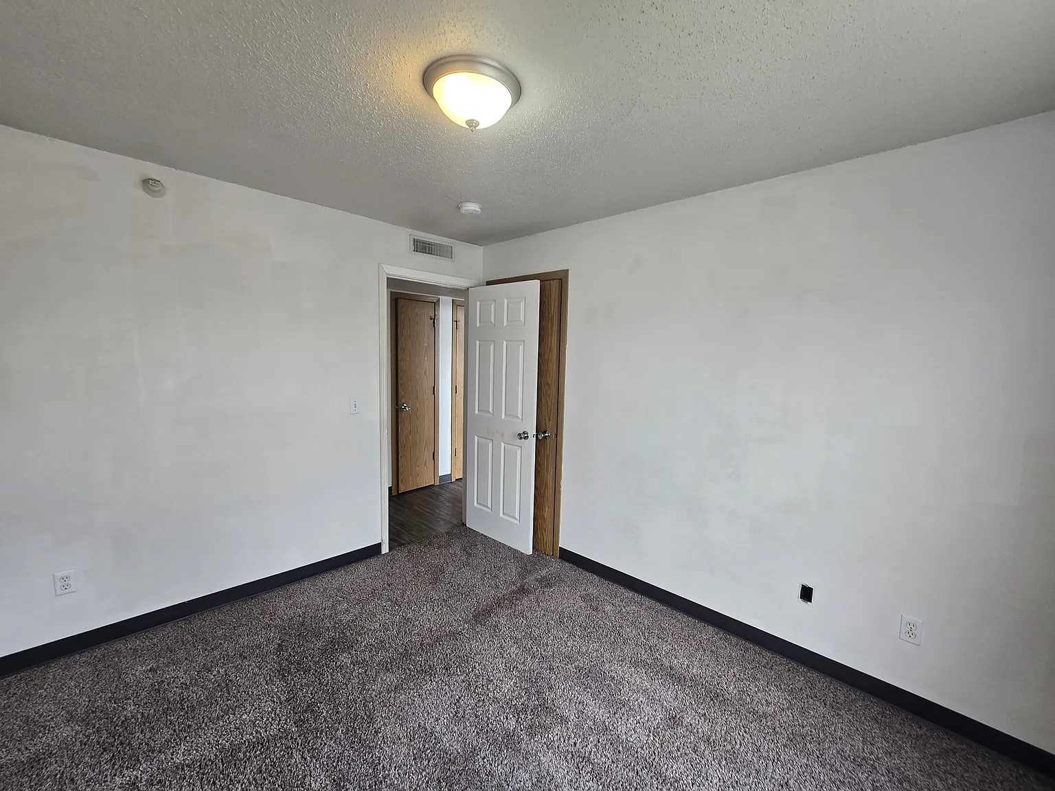60 Miller Ave SW #12 - 1 — Photo 2