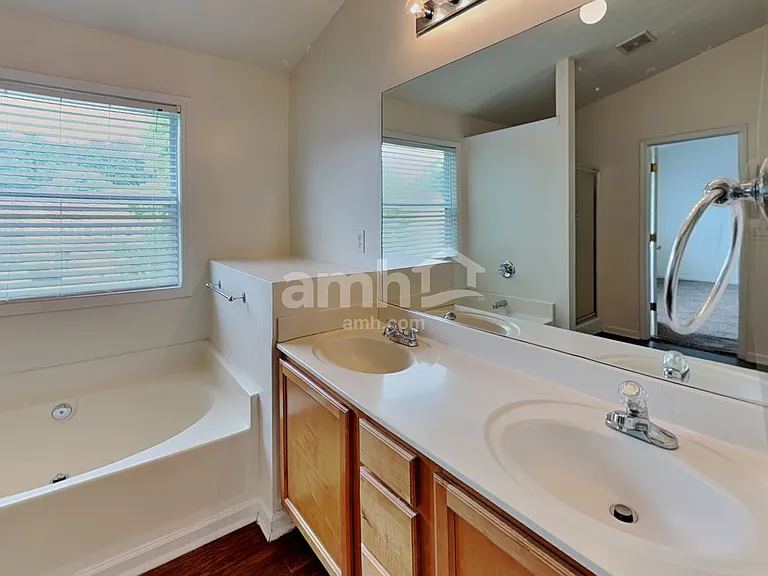 4305 Windale Dr — Photo 11