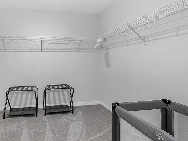 2131 Derwent Dr — Photo 23