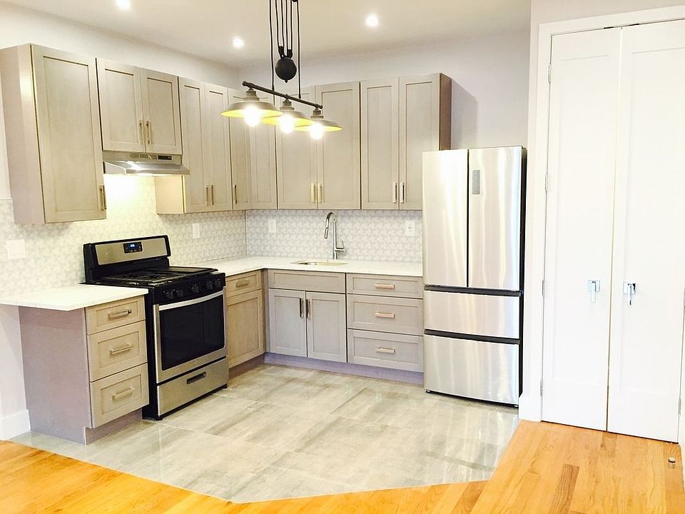 1st image of 320 Empire Blvd APT 3B