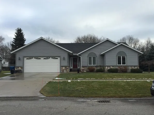 904 Manitou Ln, Ludington, MI 49431