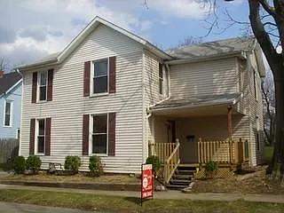 312 N Elm St photo 1