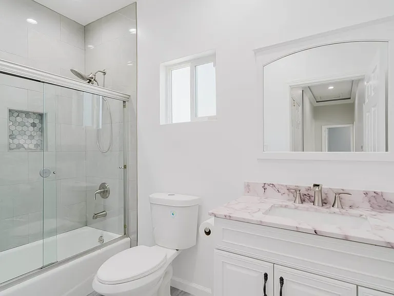 17908 Califa St — Photo 28