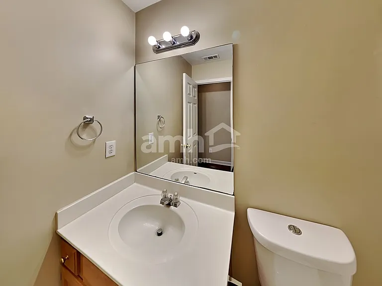 111 Lexington Parke Dr — Photo 14