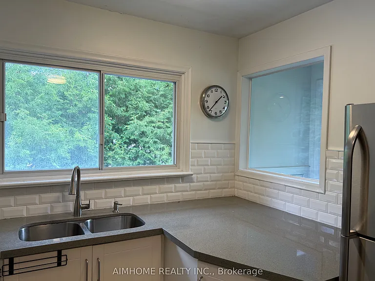 2076 Constance Dr — Photo 16