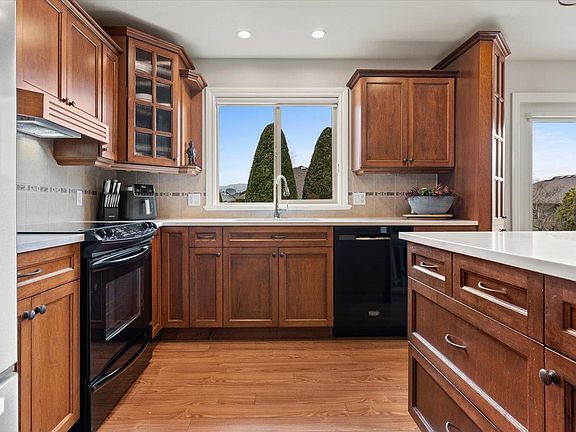 4th image of 46000 Thomas Rd #177