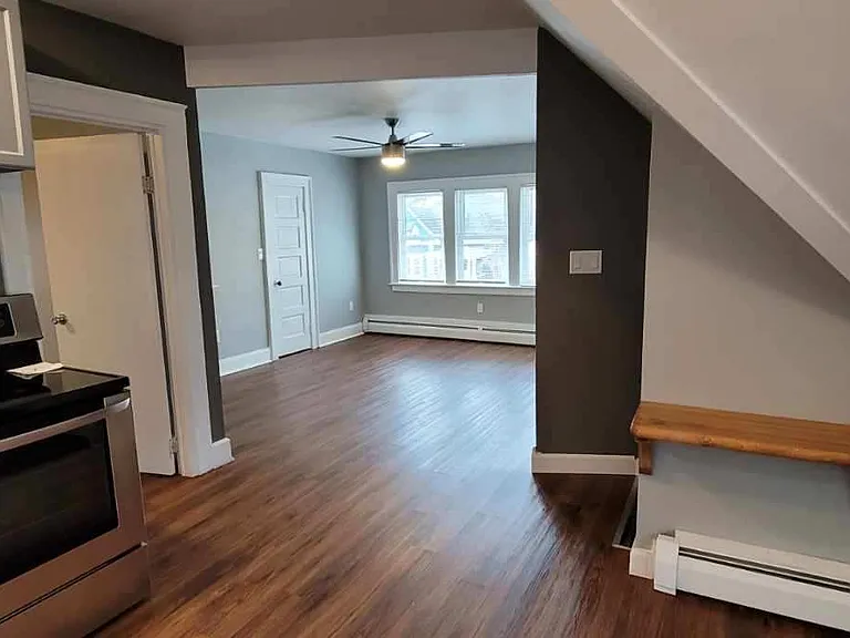 34 Sherman St — Photo 11