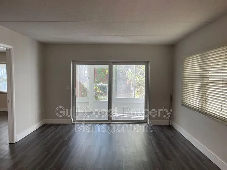 270 Santa Maria St #104 — Photo 14
