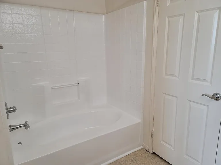 15431 Park Point Ave #102 — Photo 16