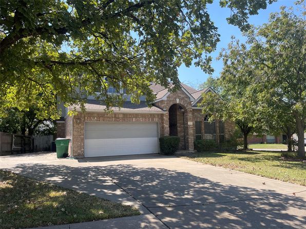 301 Milton Cv
