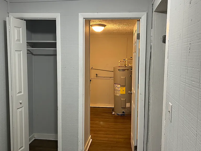 1410 W 15th St — Photo 11