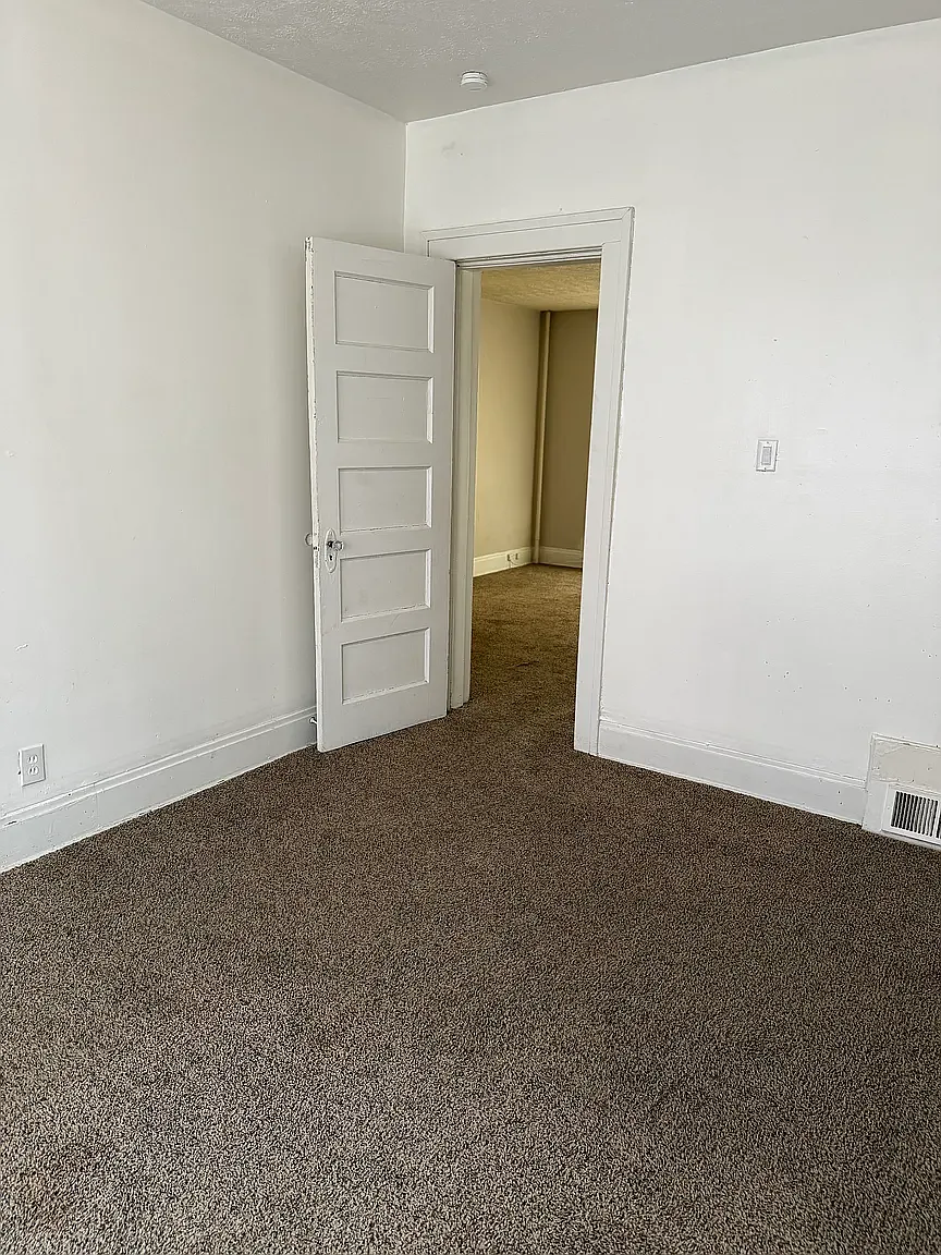 2 bed, 936 sqft, $975 — Photo 3