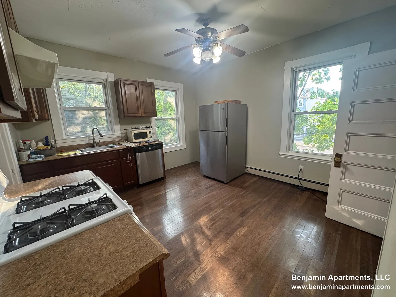 3 bed, $3,300 — Photo 2
