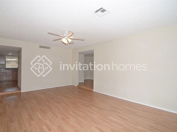 5th image of 4601 W Paradise Dr