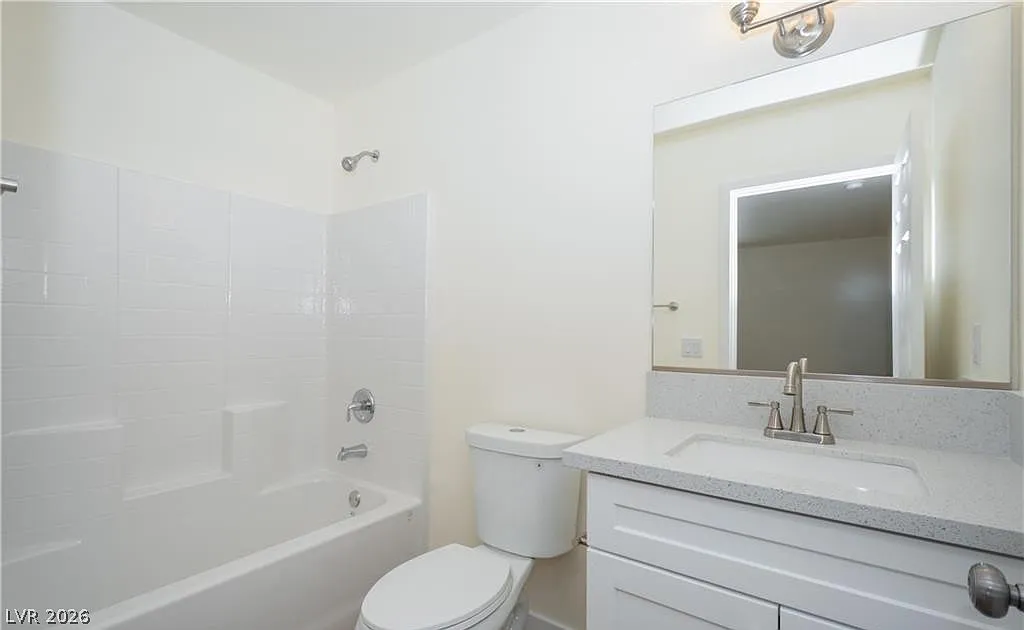 2 bed, 2.0 bath, 1689 sqft, $1,200 — Photo 4