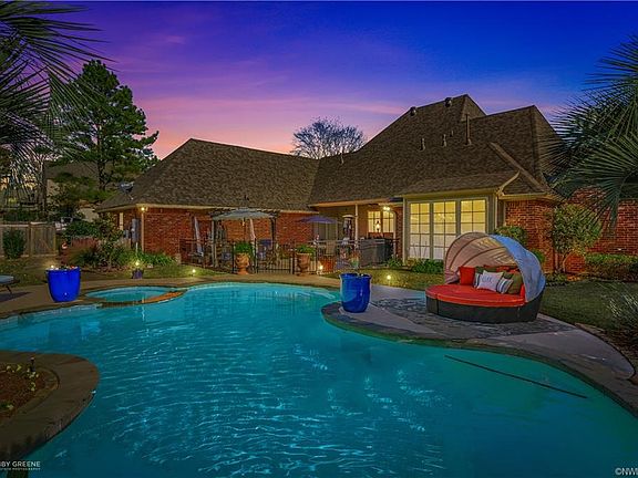 2nd image of 128 Waters Edge Dr