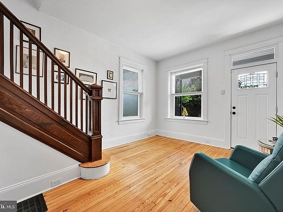 4th image of 30 N Pine St