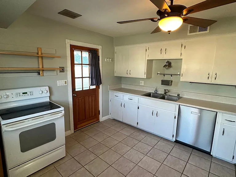 N56W5579 Sunnyside Ln — Photo 5