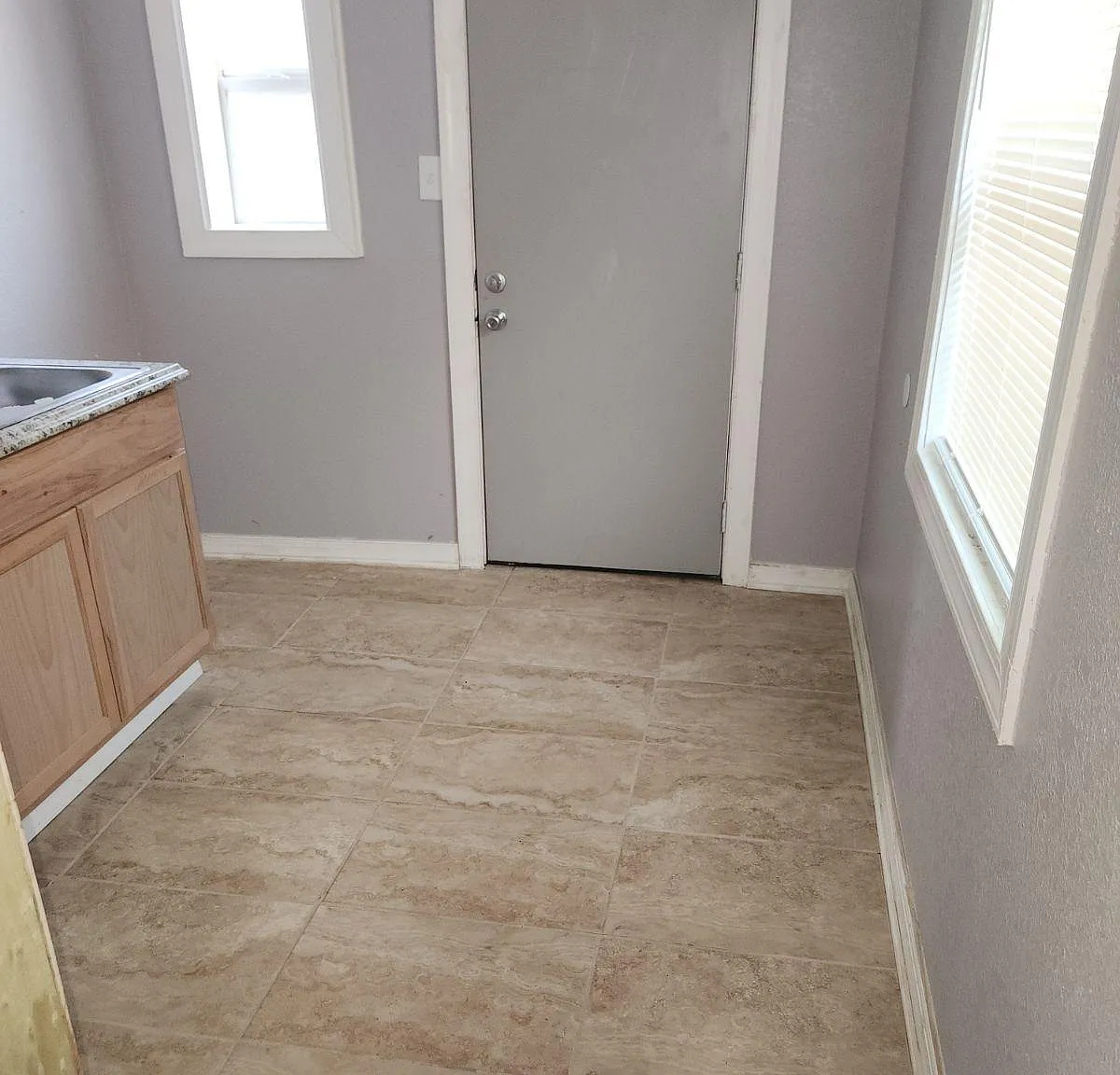 1415 Brady St — Photo 3