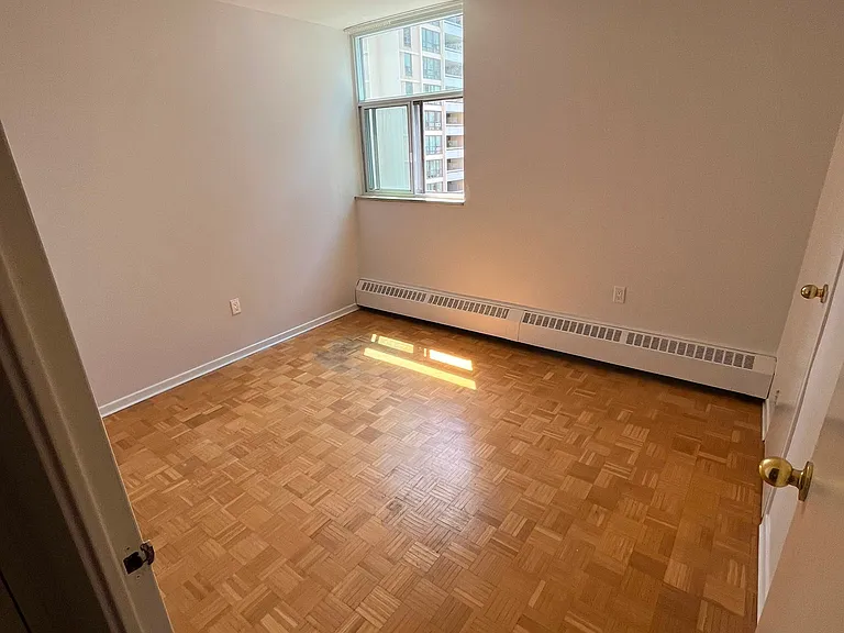 360 Ridelle Ave #507 — Photo 12