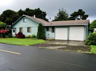 180 NW Spruce St, Waldport, OR 97394