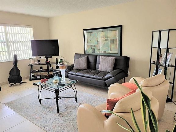 2nd image of 526 Flanders Dr #K