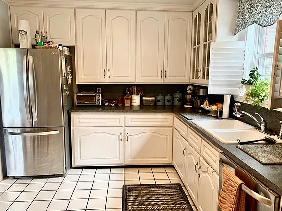 4th image of 7113 Longview Dr